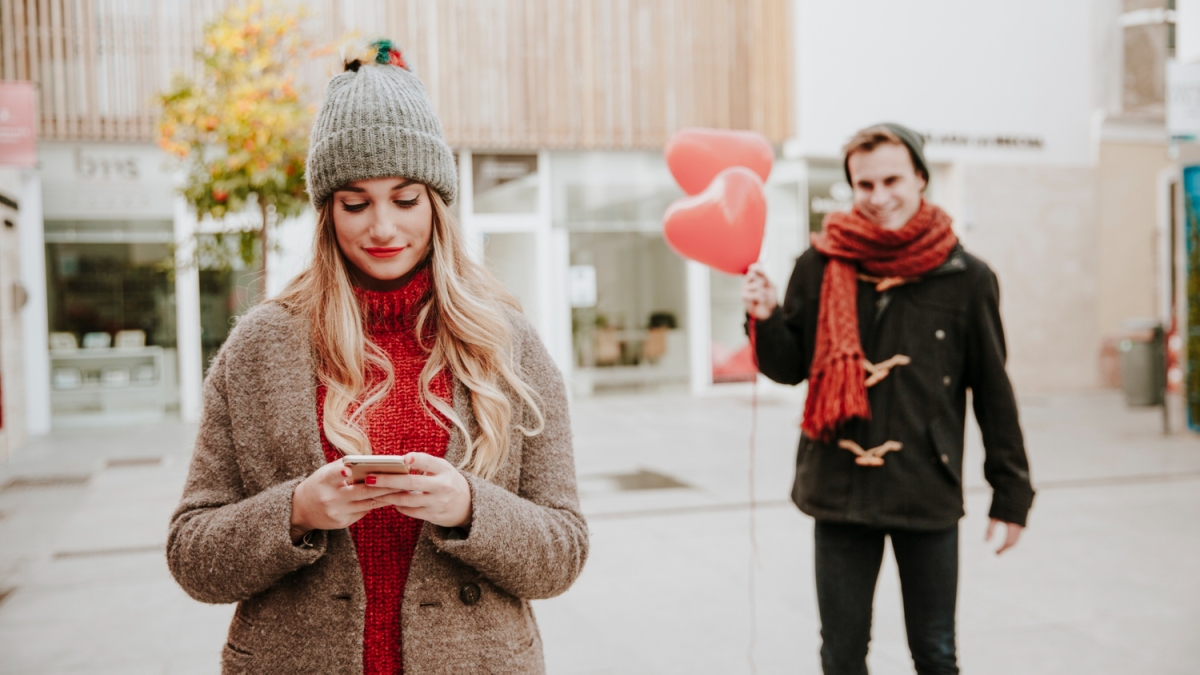 La Milano dei nuovi single: l'iperselezione di Raya, il Clear-Coding e l'ingrediente segreto. «Mi basta scrivere che corro e la conversazione si accende»