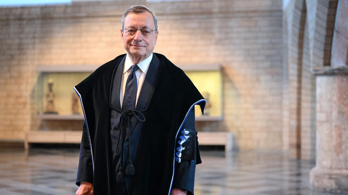 Draghi: «L’ordine globale è defunto». E sferza l'Europa: «Rischia di venire sottomessa, divisa e deindustrializzata: serve un federalismo pragmatico»