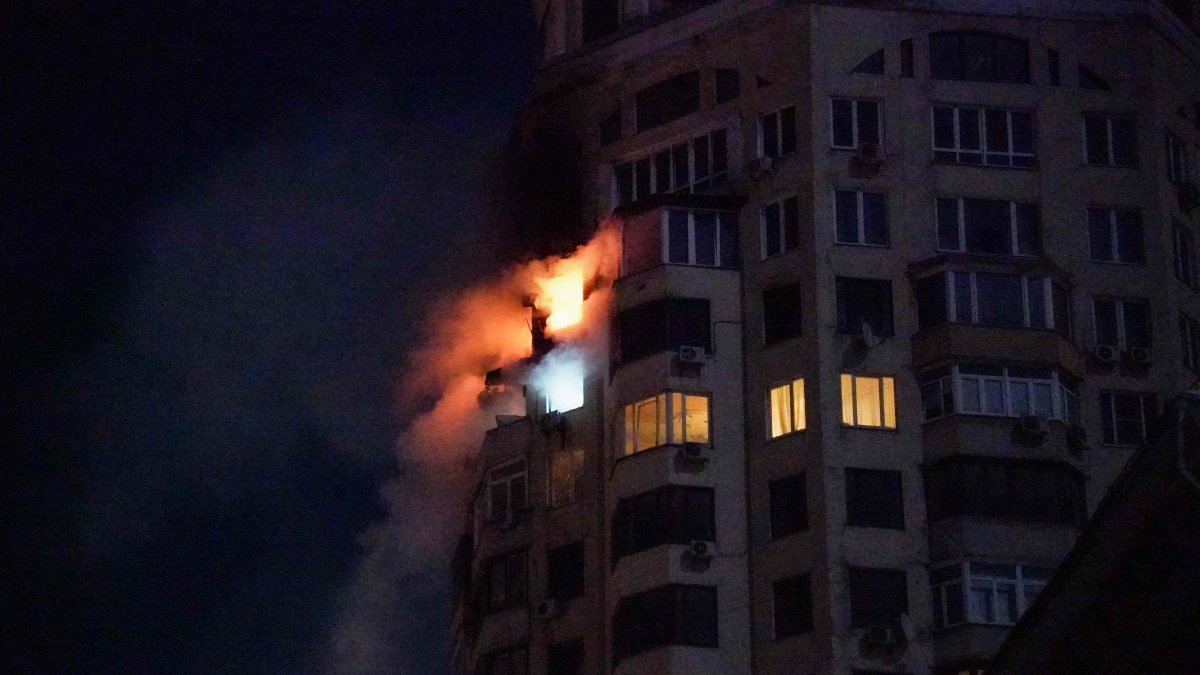 Ucraina - Russia, le notizie sulla guerra in diretta | Tregua del gelo finita: attacchi russi con missili e droni su Kiev e Kharkik. Mediadi Mosca, i soldati ucraini abbandonano il Sumy