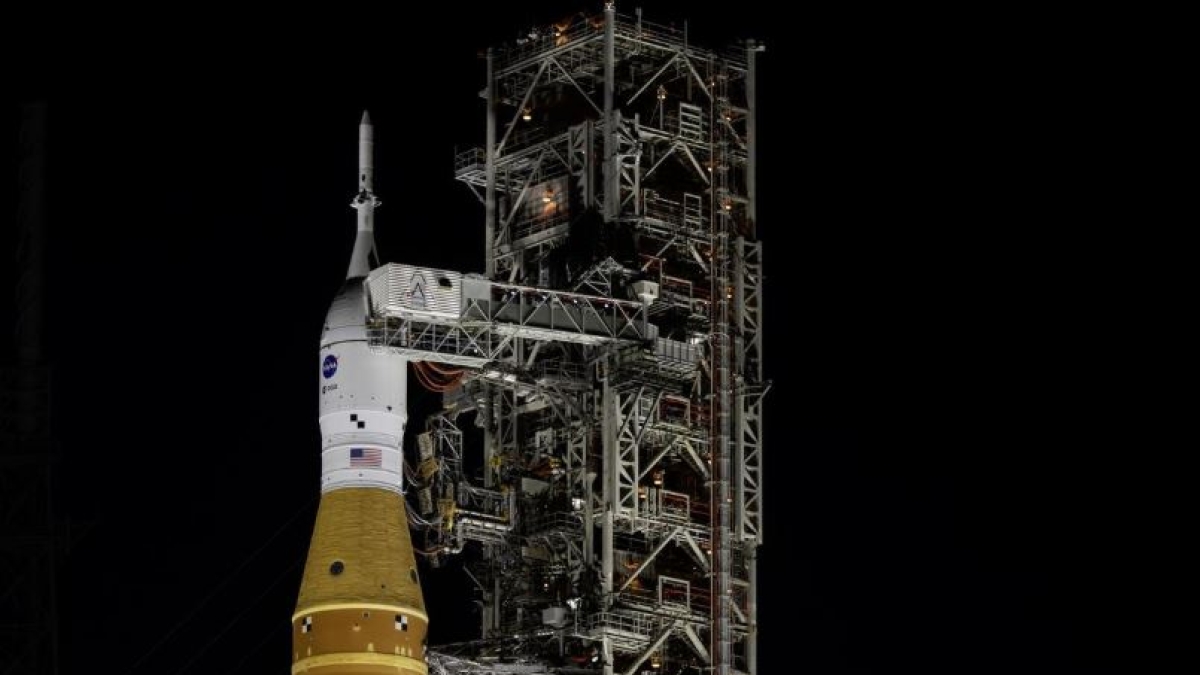 Artemis II in volo verso la Luna, partenza rinviata a marzo: criticità tecniche nel test finale con perdite di carburante
