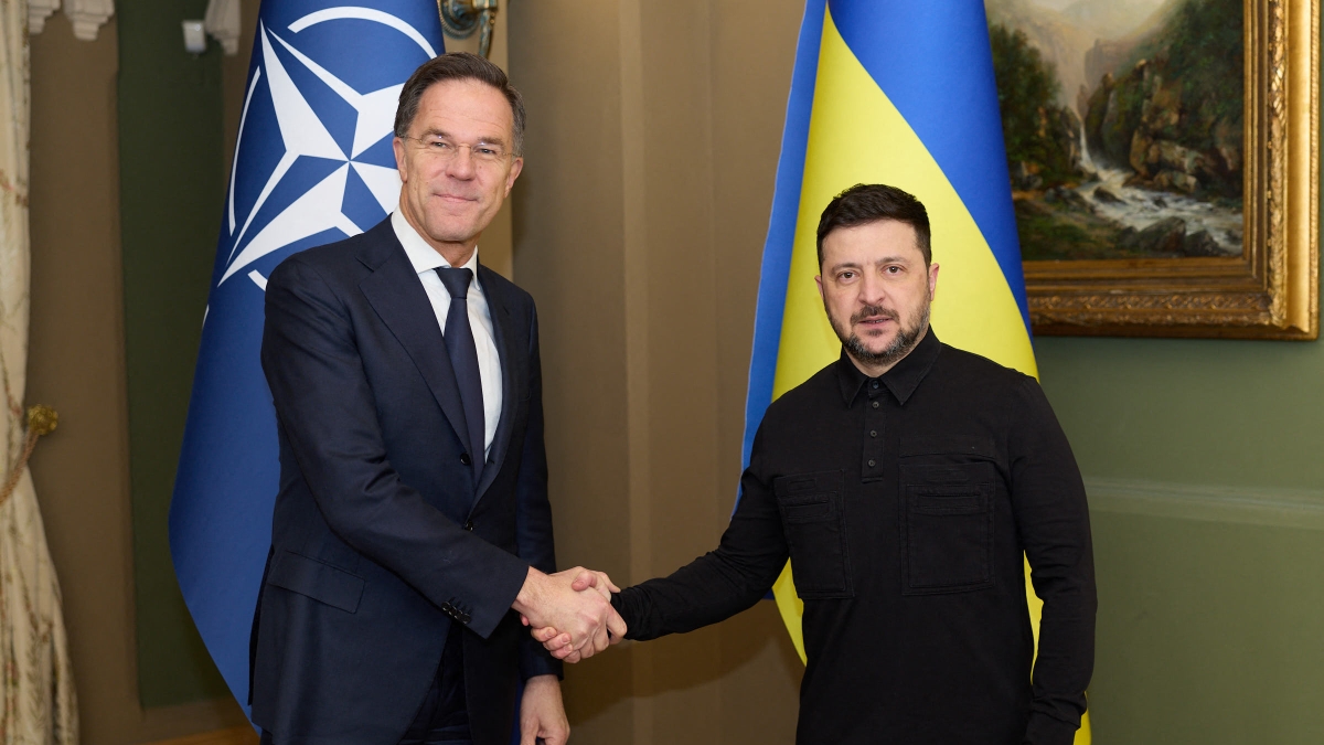 Garanzie di sicurezza per Kiev, una reazione in tre «step»: gli Usa agirebbero in 72 ore in caso di nuovo attacco russo