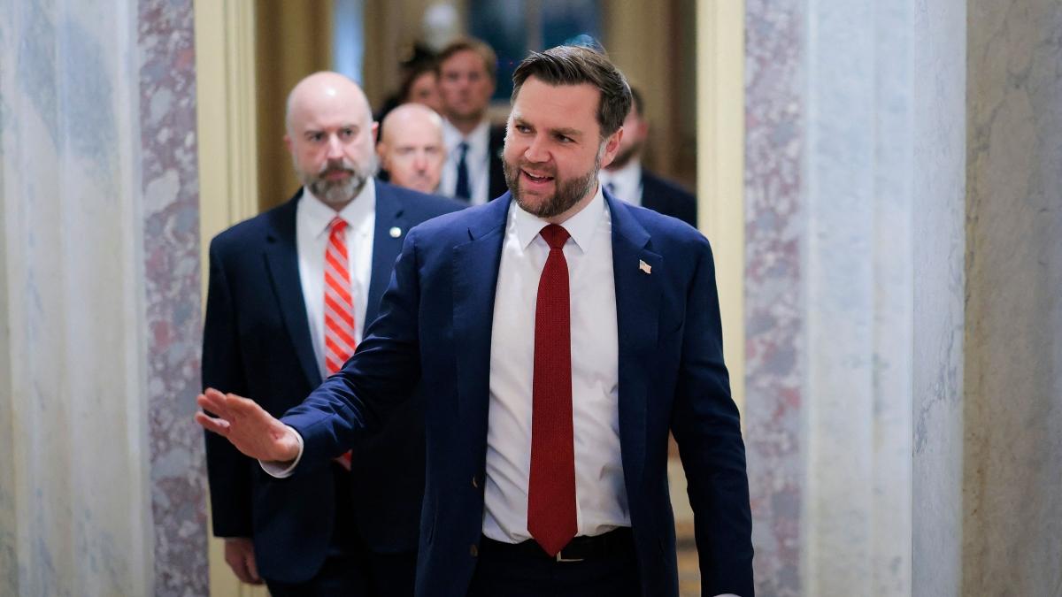J. D. Vance atterra a Malpensa: via alla super missione americana per Milano-Cortina, tra ex campioni e cibo made in Usa