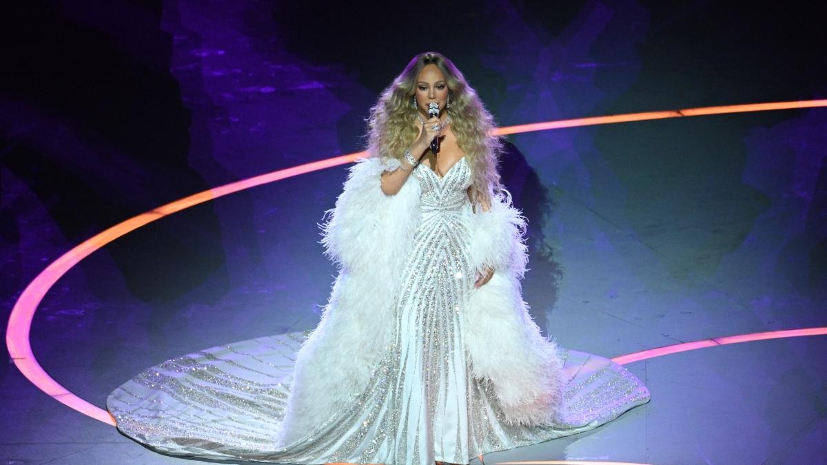 Olimpiadi, le pagelle ai look: Vittoria Ceretti angelo (9), Mariah Carey regina delle nevi (8), Matilda De Angelis non spicca il volo (6,5)