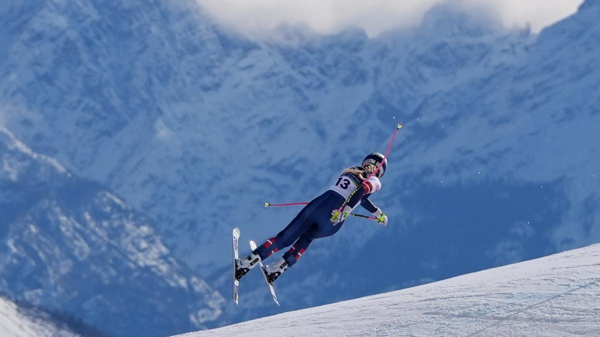 Lindsey Vonn cade nella discesa olimpica: è un altro infortunio terribile