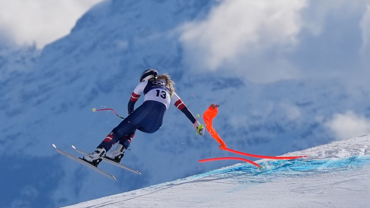 Come sta Lindsey Vonn dopo la caduta a Cortina: frattura alla gamba, già operata a Treviso. Il video dell'incidente