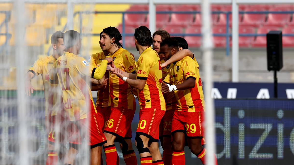 Lecce Udinese 2-1, decide un gol di Banda. Colpo salvezza per Di Francesco