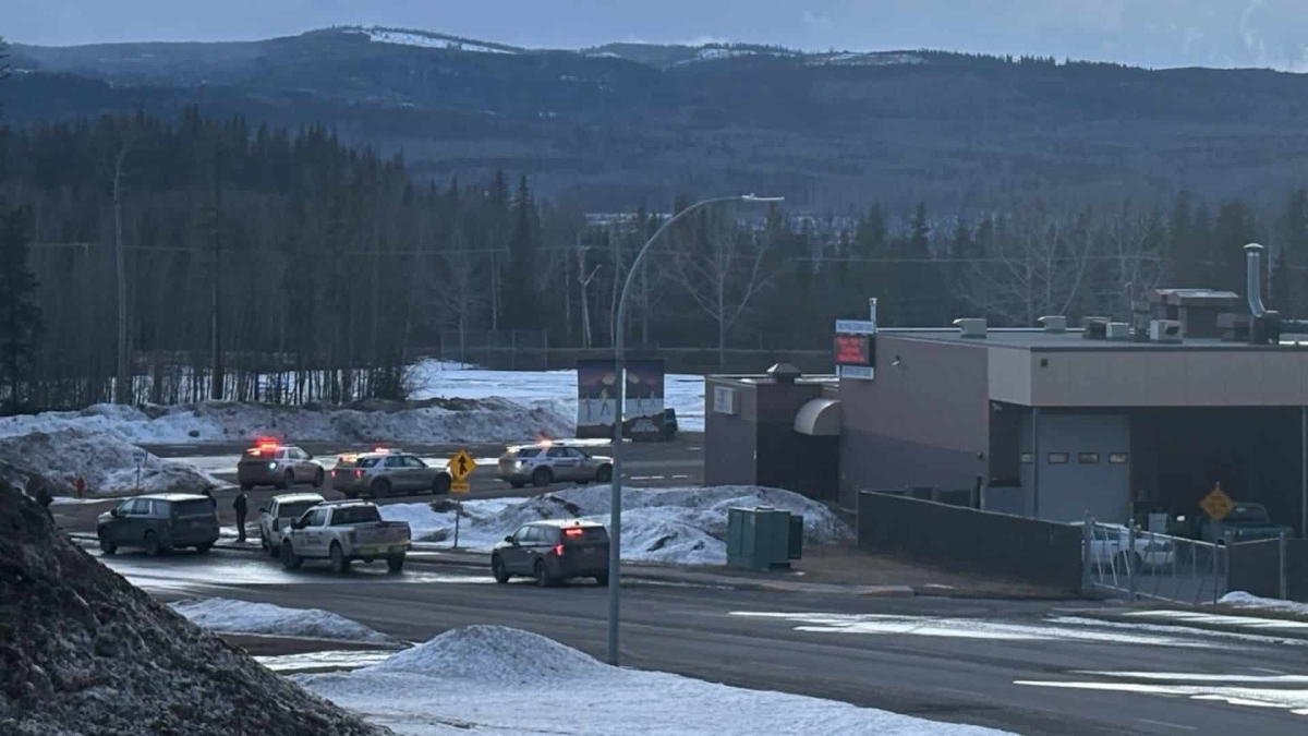 Canada, una donna spara in un liceo e poi si uccide: 10 vittime e 27 feriti