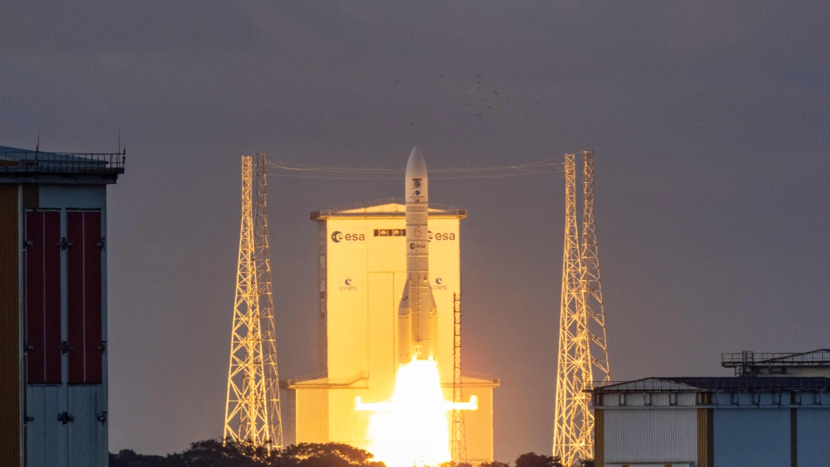 Il razzo europeo più potente pronto al decollo: il primo volo di Ariane 64 e l'alleanza con Bezos