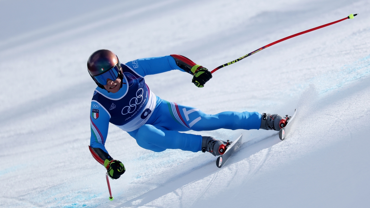 Olimpiadi 2026, la diretta: Von Allmen in testa al superG, Franzoni 6°, Paris cade dopo 6 porte: Italia a digiuno; poi il biathlon femminile con Vittozzi e Wierer - Corriere della Sera