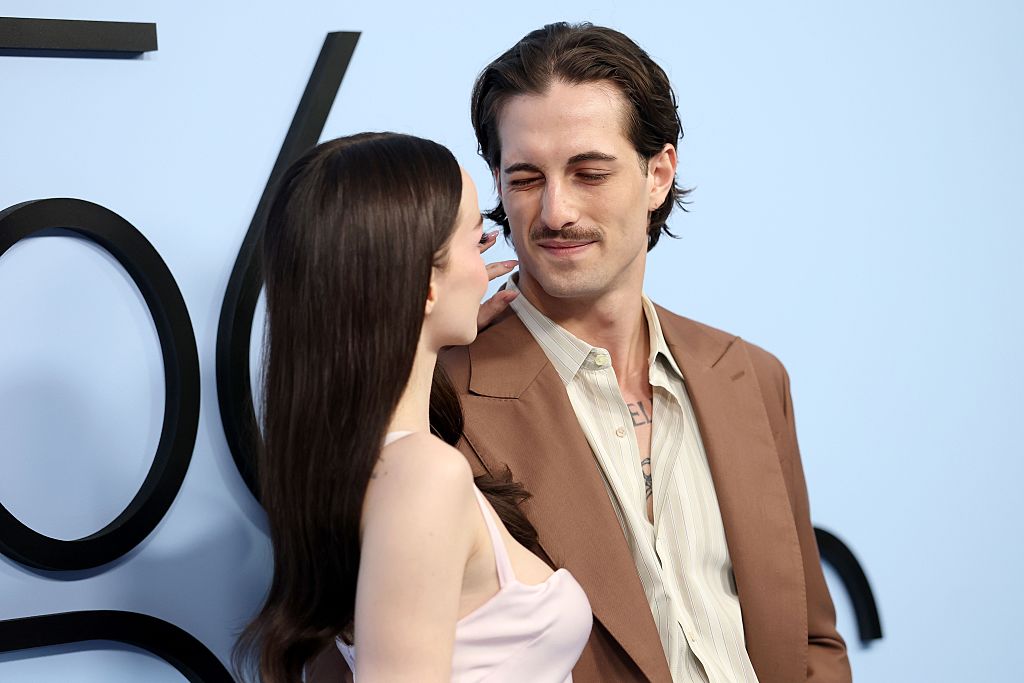 Dove Cameron pronta al matrimonio con Damiano David: «Stiamo progettando di sposarci in Italia»