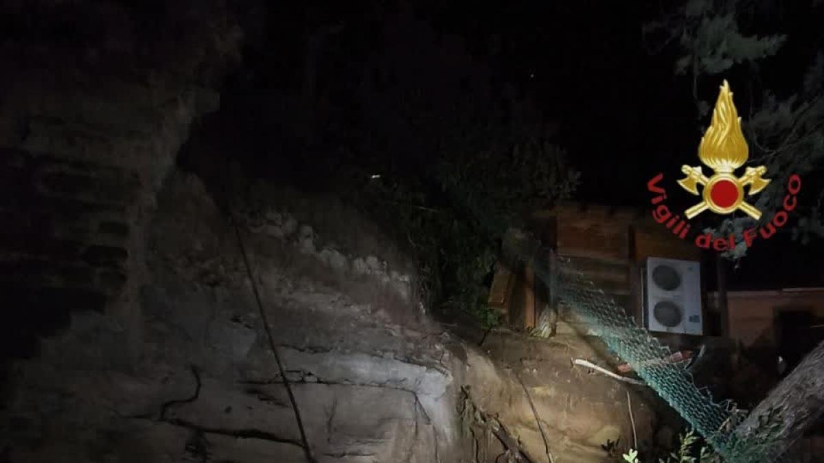 Formello, muro crollato su una palazzina: muore il 58enne Umberto D'Errico. Due feriti