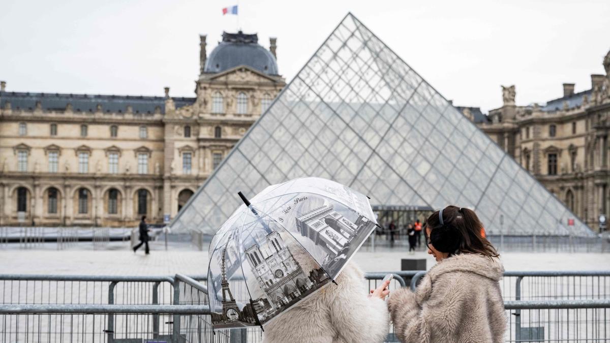 Disastro Louvre, allagate alcune stanze con capolavori italiani: affresco ottocentesco pesantemente danneggiato