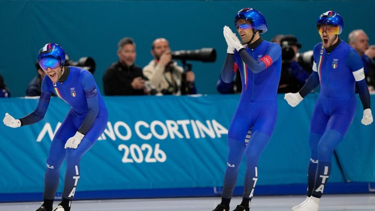 Andrea Giovannini esulta come Steph Curry dopo l'oro nell'inseguimento del pattinaggio di velocità: cosa vuol dire