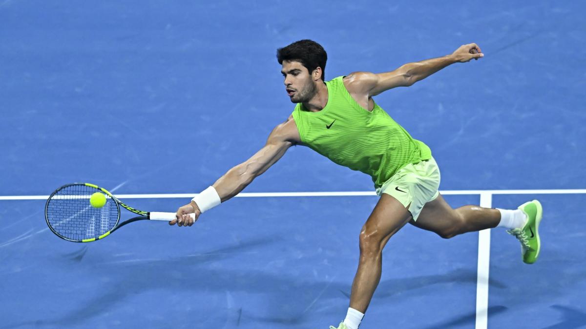 Alcaraz batte Khachanov e va in semifinale a Doha