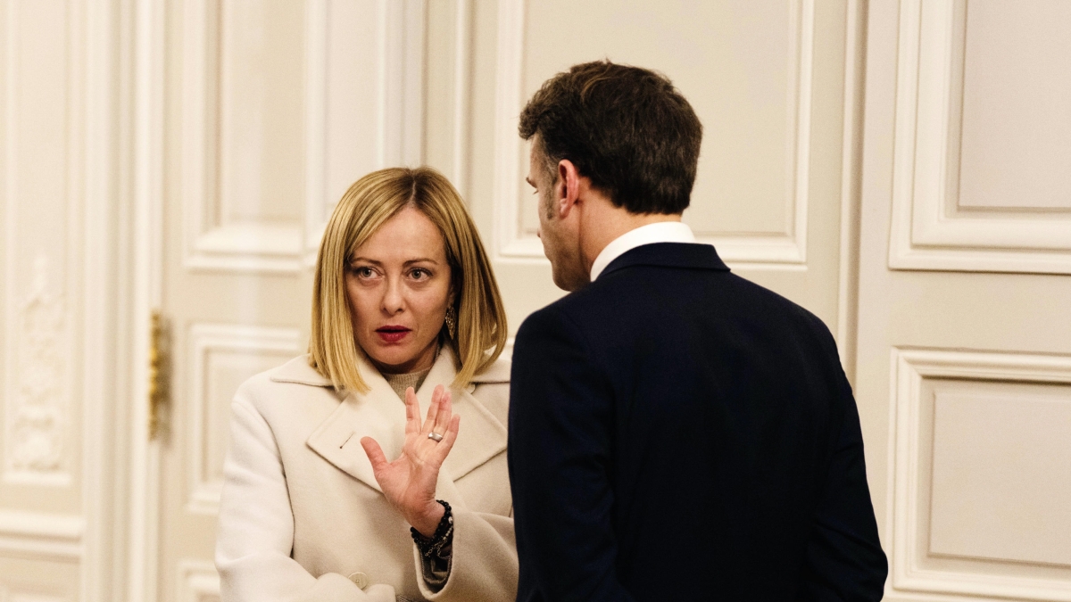 Giorgia Meloni: «Bene Mattarella sul rispetto fra istituzioni. Sul referendum qualcuno vuole la lotta nel fango. Colpita dalle parole di Macron»