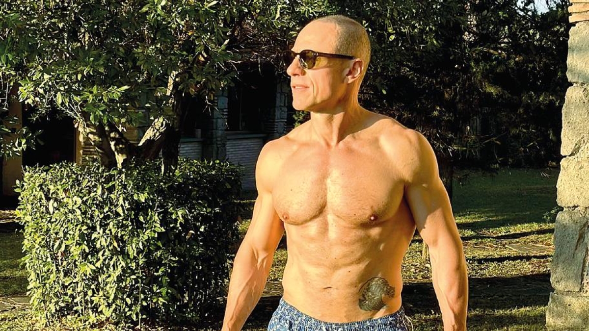 Stefano Accorsi: «Arrivai a dire "sono Dio" e lì mi sono sfracellato. Con mia moglie Bianca un amore bello, mio figlio fa il cameriere»