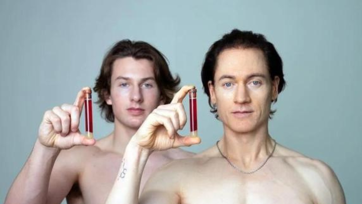 Diete, bagni gelati e sensori: come funziona il biohacking e perché l'ossessione per l'eterna giovinezza può fare male