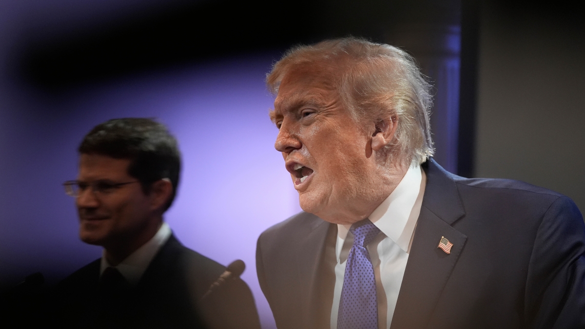 Oriente Occidente di Rampini | Dazi, Trump cambia ancora: tariffa per tutti dal 10 al 15%. Cosa resta in vigore, e perché ci sono zero certezze sui vantaggi per noi