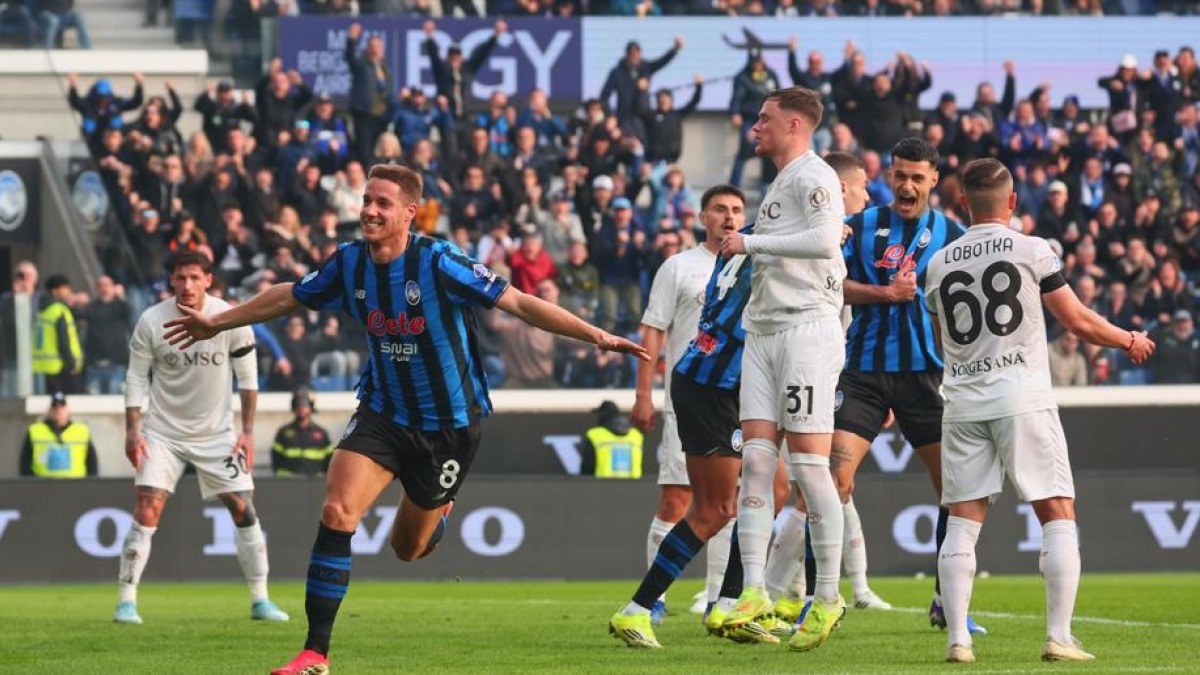 Atalanta-Napoli 2-1, azzurri rimontati e k.o: lotta Champions ora c'è anche Palladino. Conte furioso per il gol annullato.