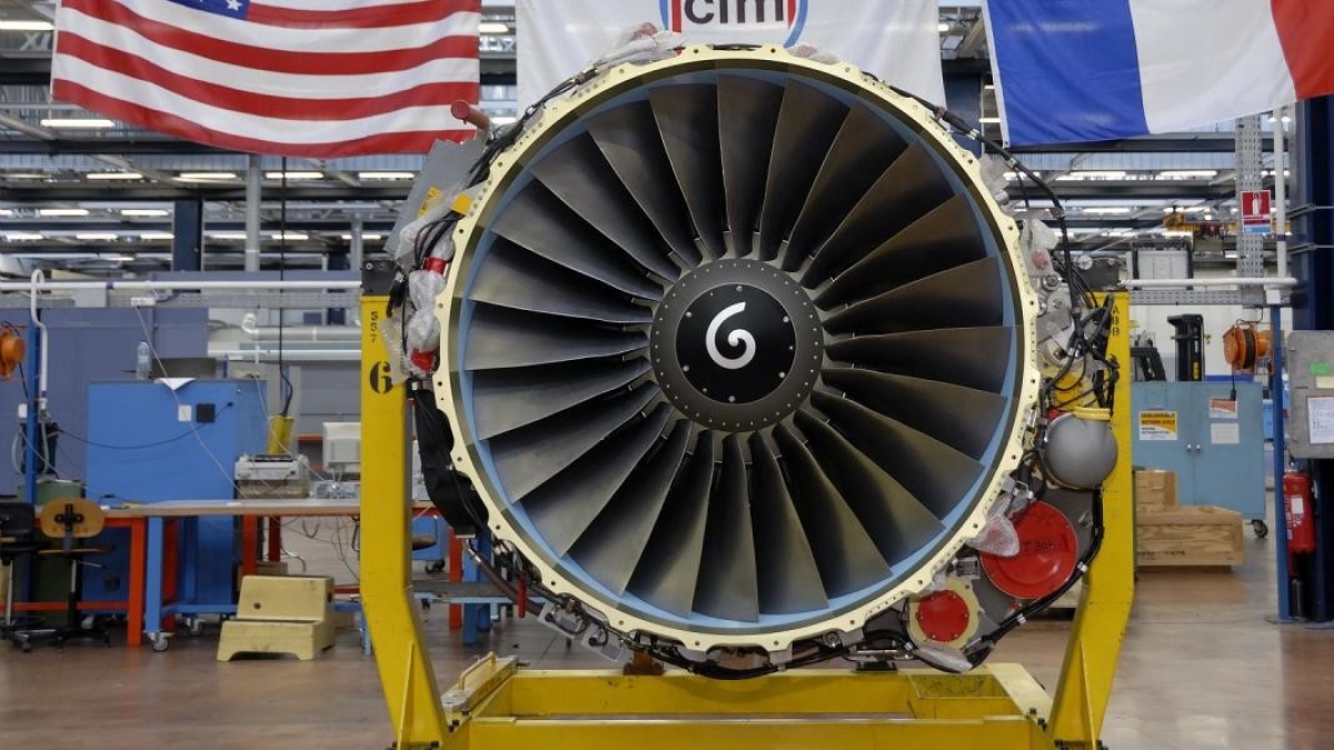 La grande truffa sui motori degli aerei: pdf ritoccati e dipendenti fantasma, così un dj ha venduto 60 mila pezzi in tutto il mondo