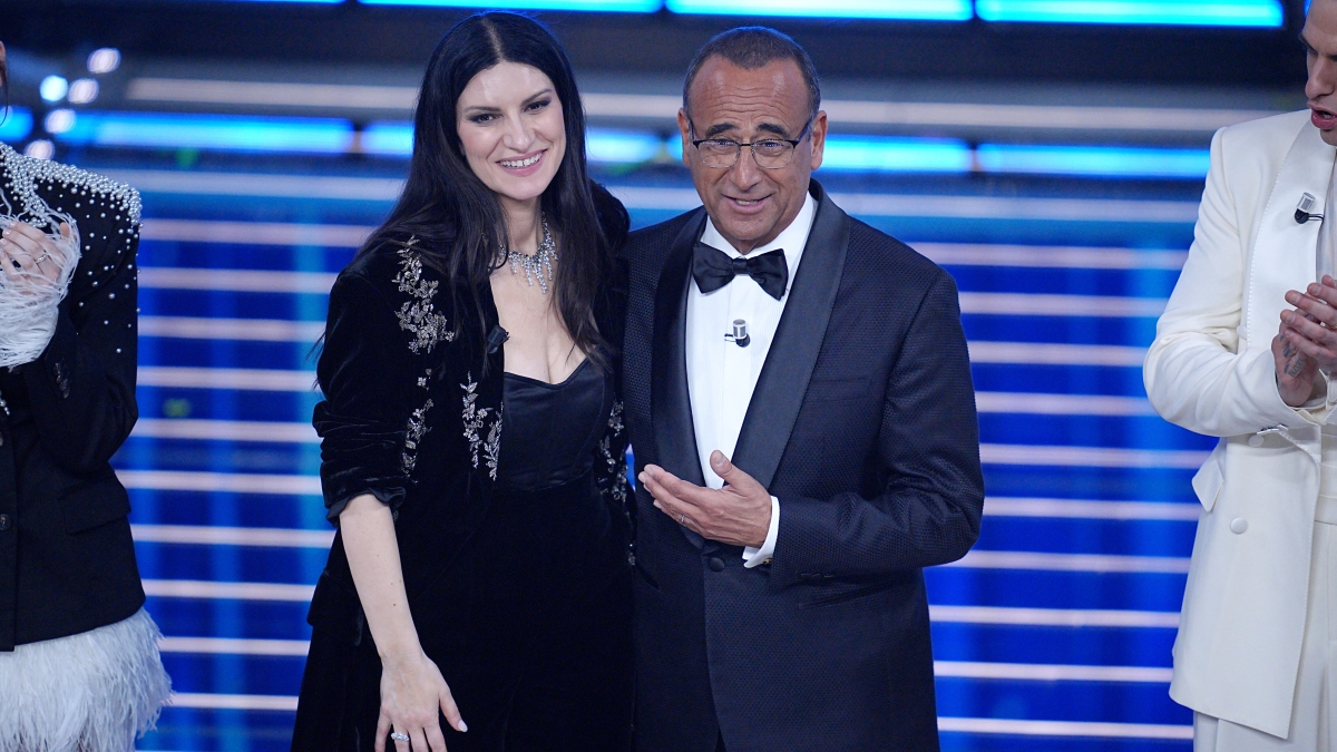 La scaletta della terza serata di Sanremo 2026: i 15 cantanti in gara stasera, orari e ospiti