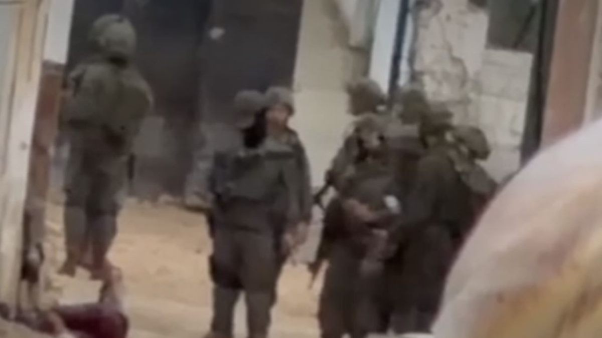 «Soldati israeliani sparano a un 14enne palestinese e restano a guardarlo morire bloccando i soccorsi». L'inchiesta della Bbc e il video choc