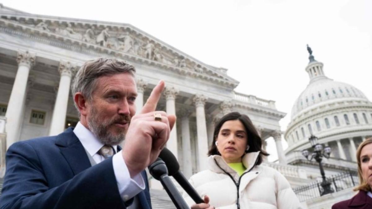 Massie, la spina nel fianco di Trump: «Vanno pubblicati tutti i documenti»