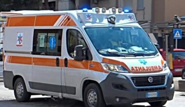​Giugliano, accoltella la compagna alla gamba e alla schiena: donna operata d'urgenza