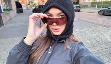 la scelta del total leather e il (costoso) dettaglio in vernice