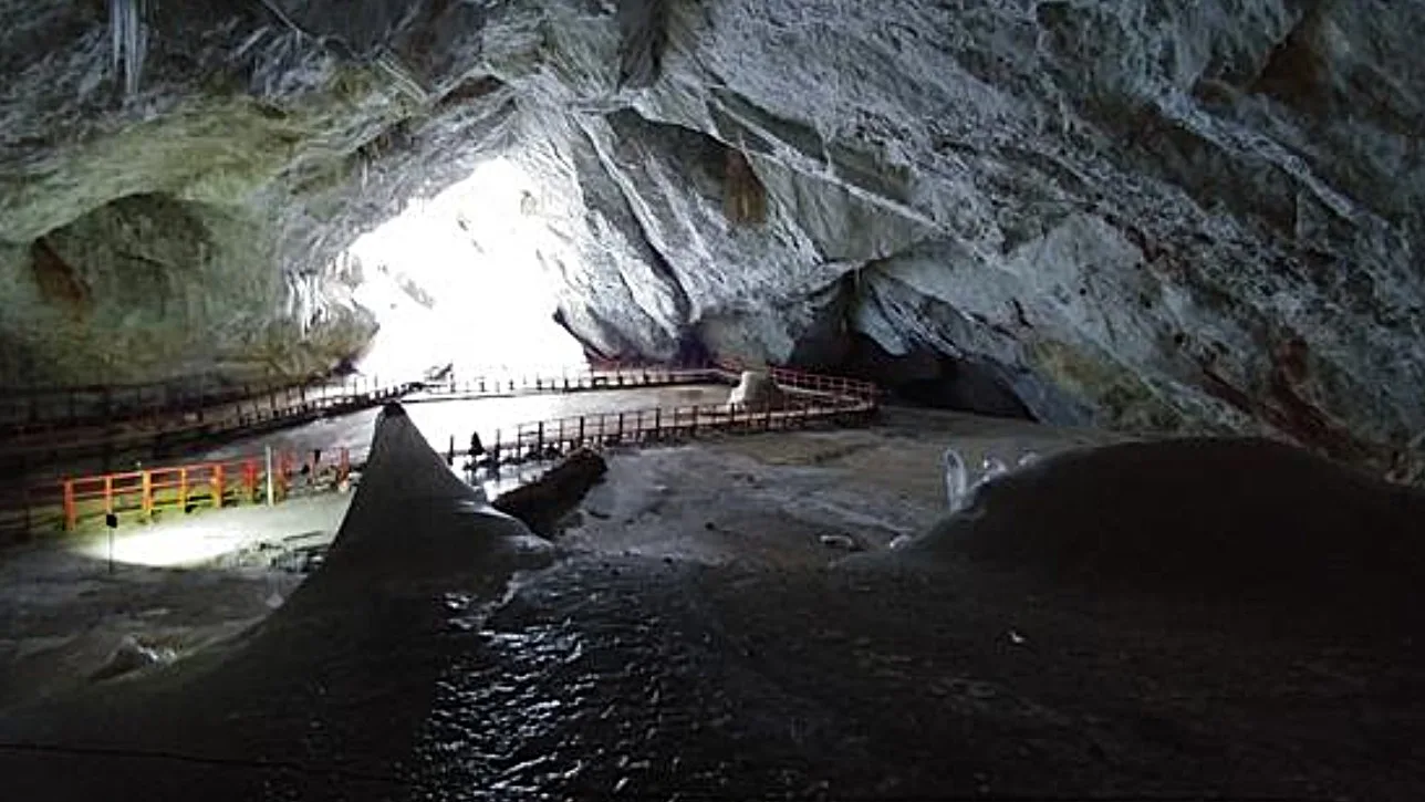 Brividi! Nuovo studio dimostra la presenza di spaventosi “batteri archeologici” di 5000 anni fa in grado di risvegliarsi dalle grotte ghiacciate. Sono resistenti agli antibiotici. Risalgono all’Età del Rame. Dove si trovano? Che fare?
