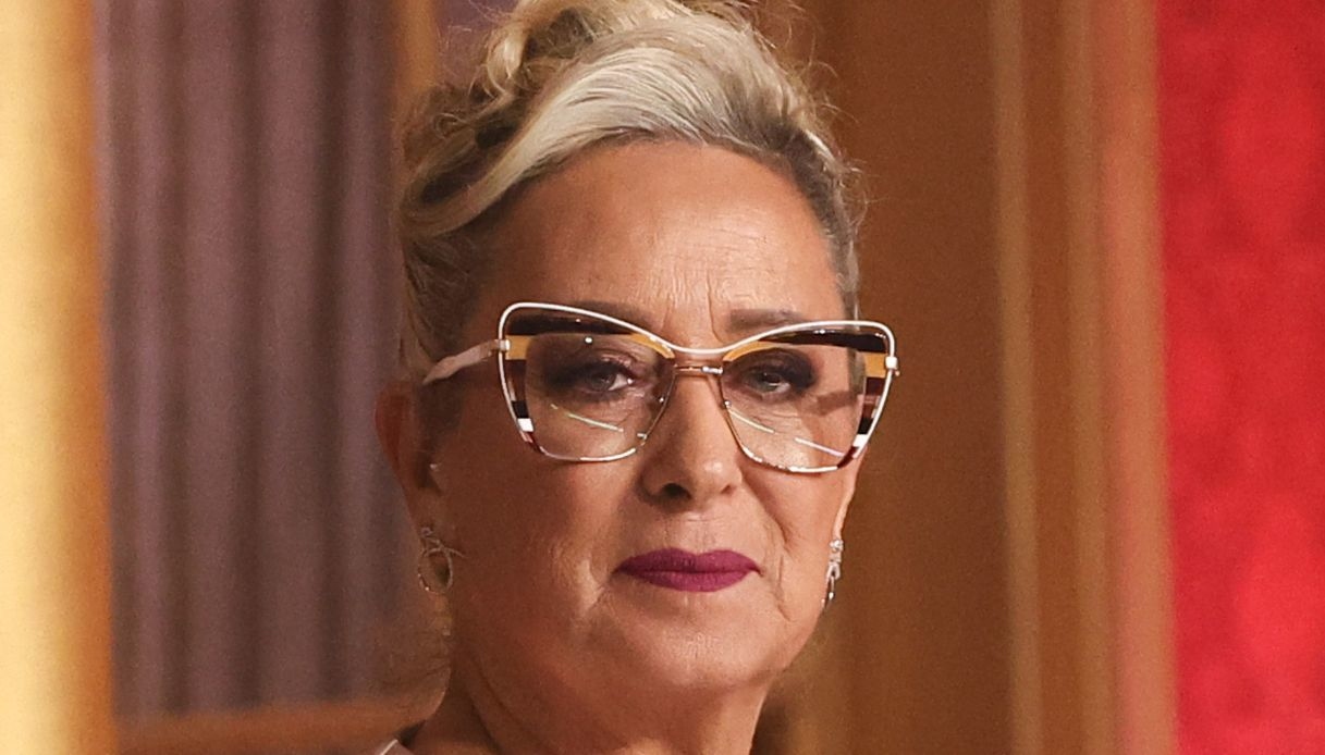 Carolyn Smith a Verissimo: "30 sedute di radioterapia. Ho parlato del tumore con Re Carlo"