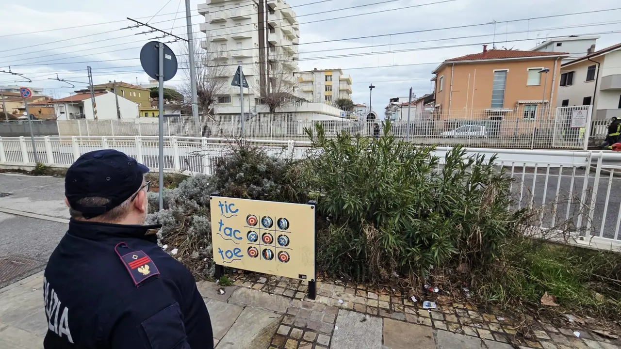 La polizia sul posto (foto Migliorini)