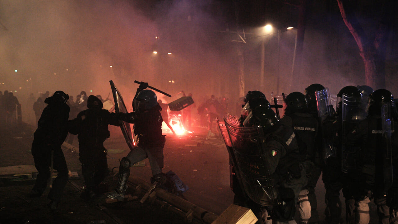 chiesto il carcere per i tre arrestati, chi sono gli indagati (19-47 anni, anche arrivati dall'estero)