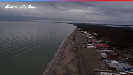 È sparita la spiaggia dei Lidi Ferraresi, ecco il video choc: “Anche le valli sono sommerse”