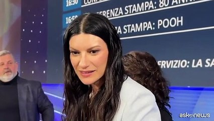 Laura Pausini, sfogo in sala stampa: “La canzone per la pace non era superficiale, ma forse non vi basterà mai ciò che faccio”