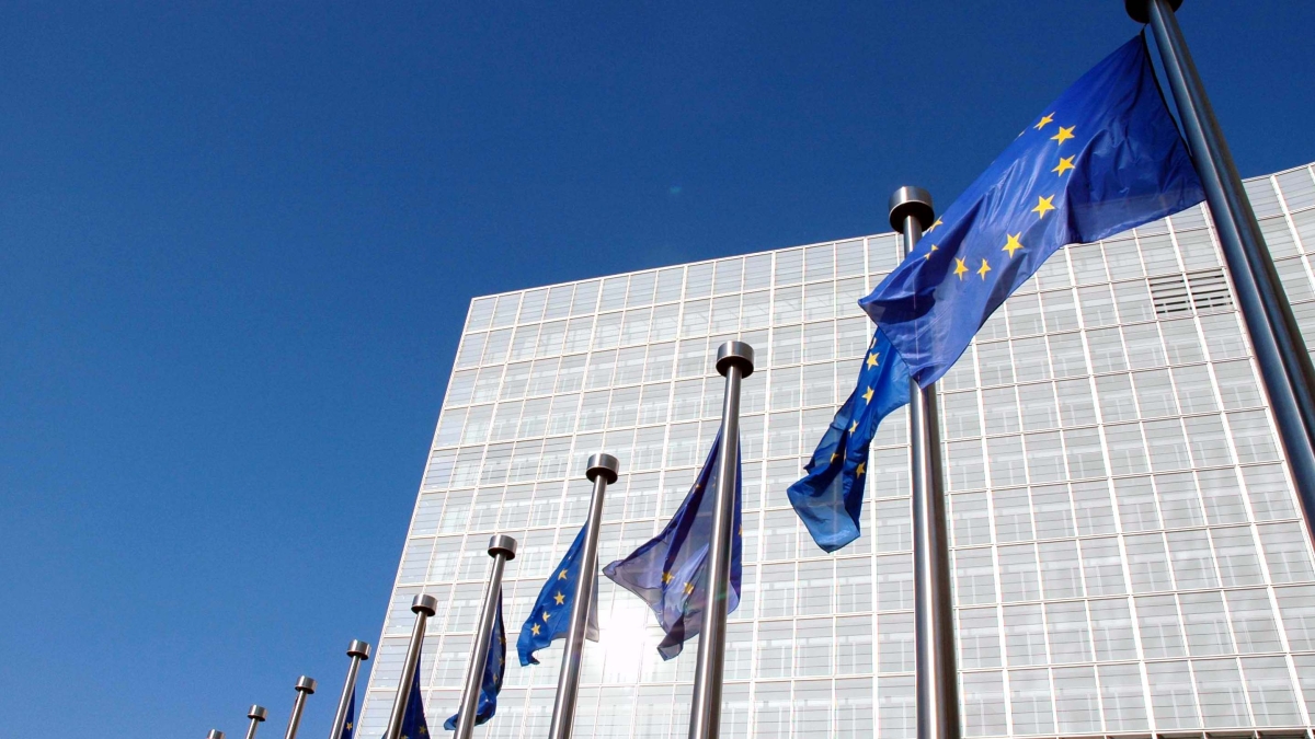Fusioni, la mossa Ue per favorirle: stretta sul golden power, i governi nazionali avranno meno poteri per bloccarle