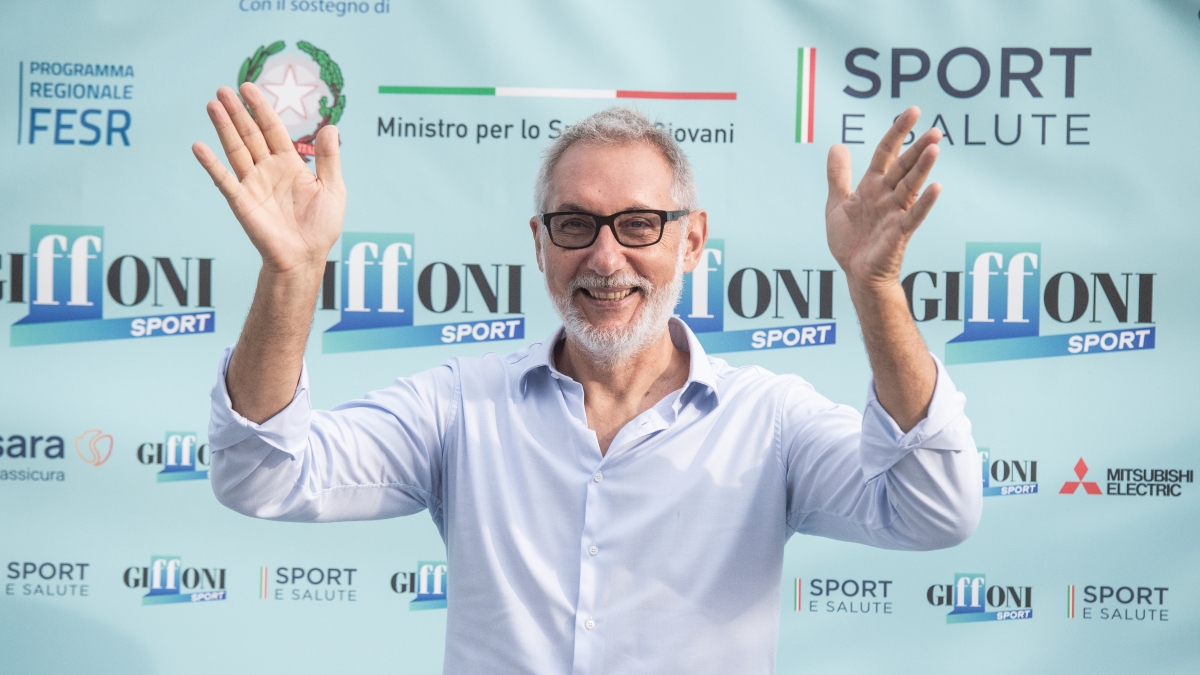 Andrea Zorzi: «Mia madre non ascoltò i medici che le consigliarono di abortire. In palestra resisto dieci minuti. Ora racconto il volley in teatro»