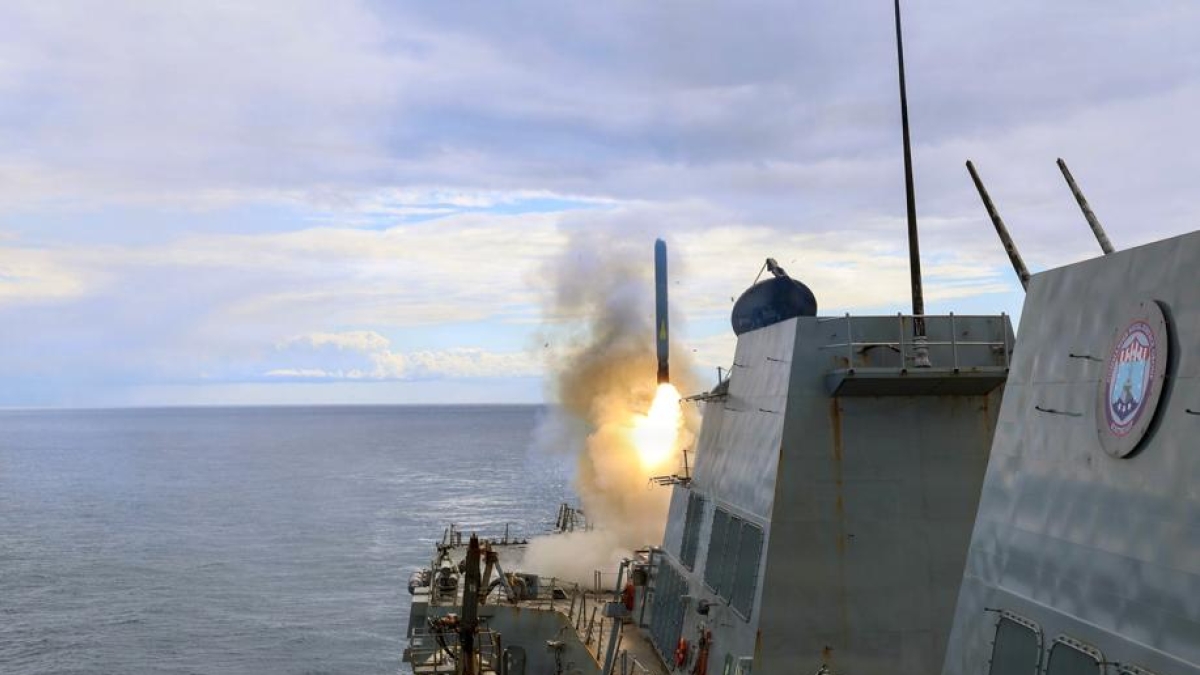 Attacco all'Iran, la guerra si allarga. Trump: «Teheran ora vuole parlare, ho accettato»