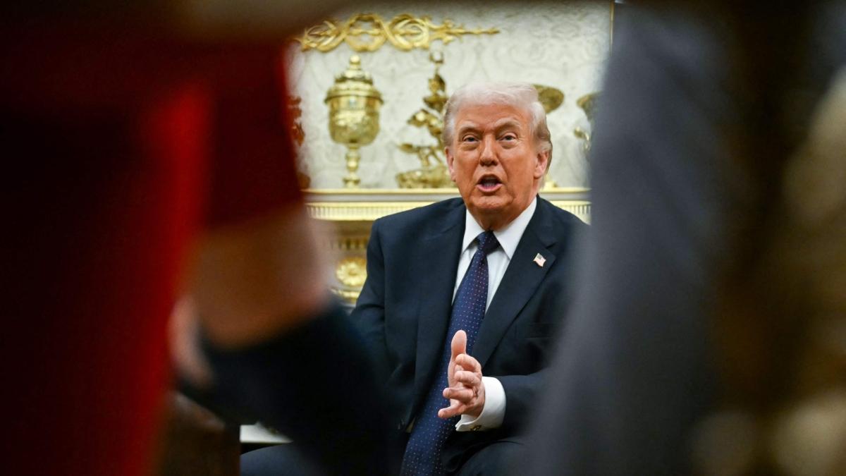 Trump rompe con la Spagna: «Stop ai commerci con loro, non ci hanno dato le basi». E critica Starmer: «Non è mica Winston Churchill»
