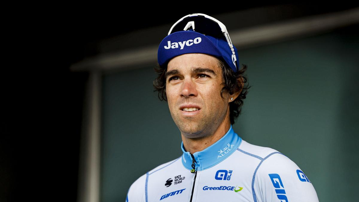 Ciclismo, Michael Matthews si frattura entrambi i polsi in allenamento: niente Classiche