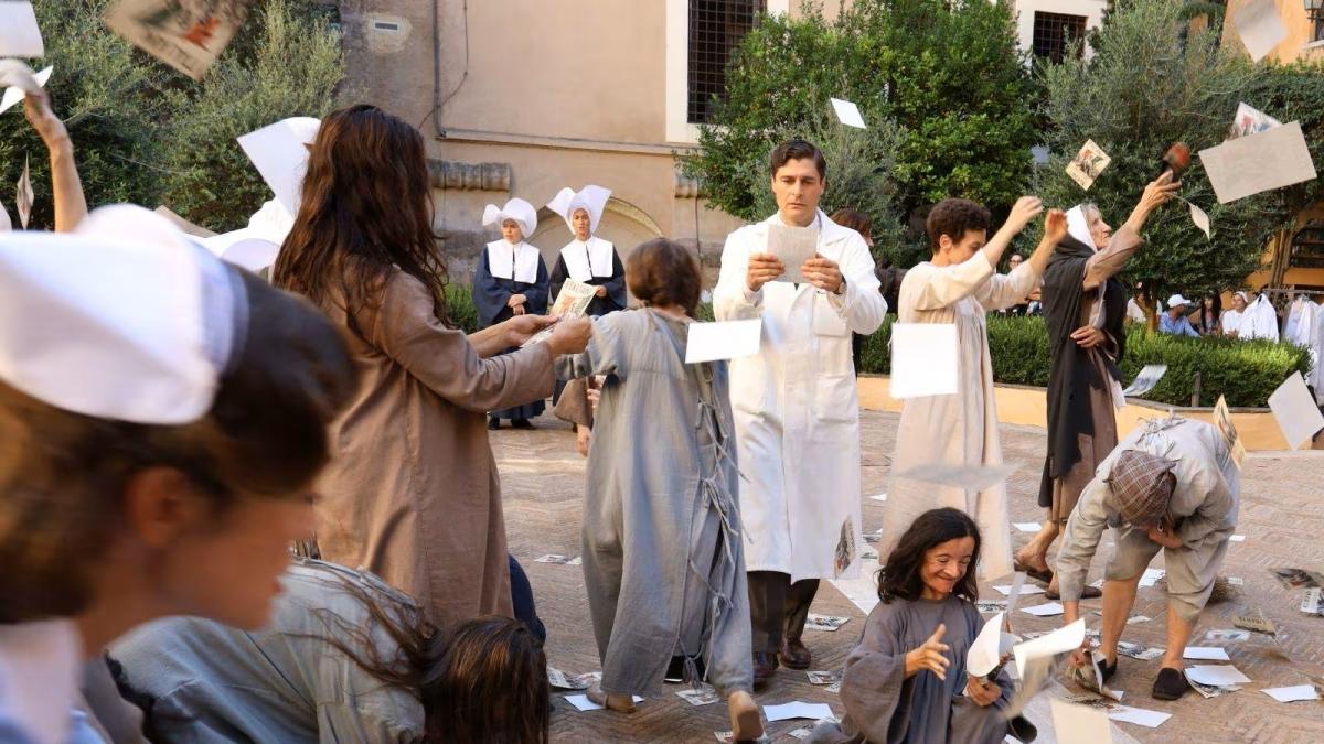 Lino Guanciale: rugbista mancato, testimonial per i rifugiati, chi è la moglie con cui è sposato dal 2020, 7 segreti