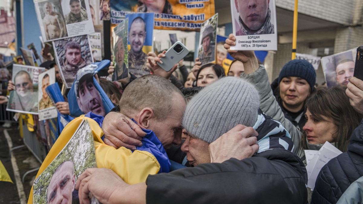 Ucraina - Russia, le notizie sulla guerra in diretta | Zelensky: «Al lavoro con i partner europei per la nostradifesa». Trump: «Negoziato difficile, ma ci perdono loro, non noi»