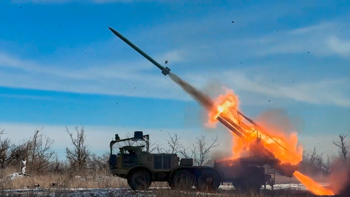 Ucraina - Russia, le notizie sulla guerra in diretta | Zelensky: «Al lavoro con i partner europei per la nostra difesa». Trump: «Negoziato difficile, ma ci perdono loro, non noi»