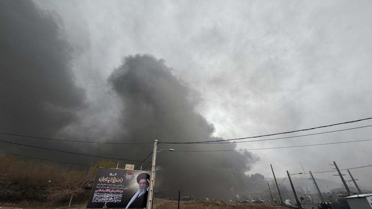 Guerra in Iran, le ultime notizie in diretta | Mojtaba Khamenei nominato nuova Guida suprema. Trump: «Lo uccideremo». Drone iraniano in Bahrein: 32 feriti, gravi due bambini. Petrolio sopra i 100 dollari al barile - Corriere della Sera