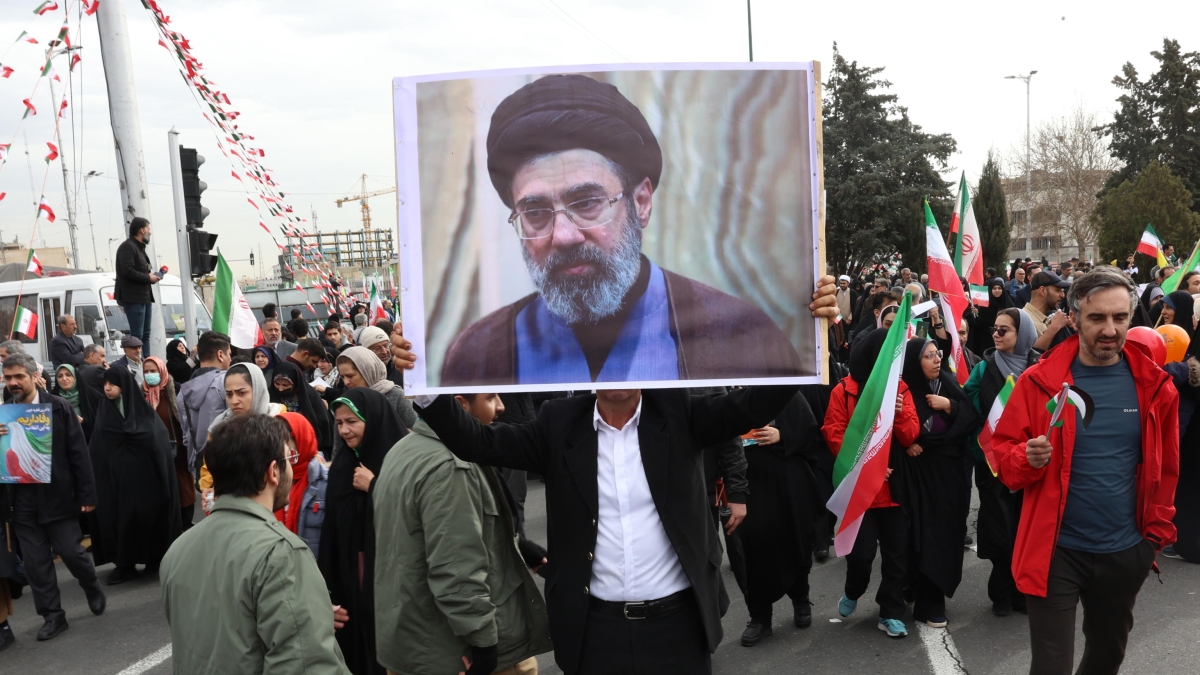 La Guida Suprema degli immobiliaristi, Mojtaba Khamenei e le proprietà a Londra da 250 milioni (forse sedi per lo spionaggio)
