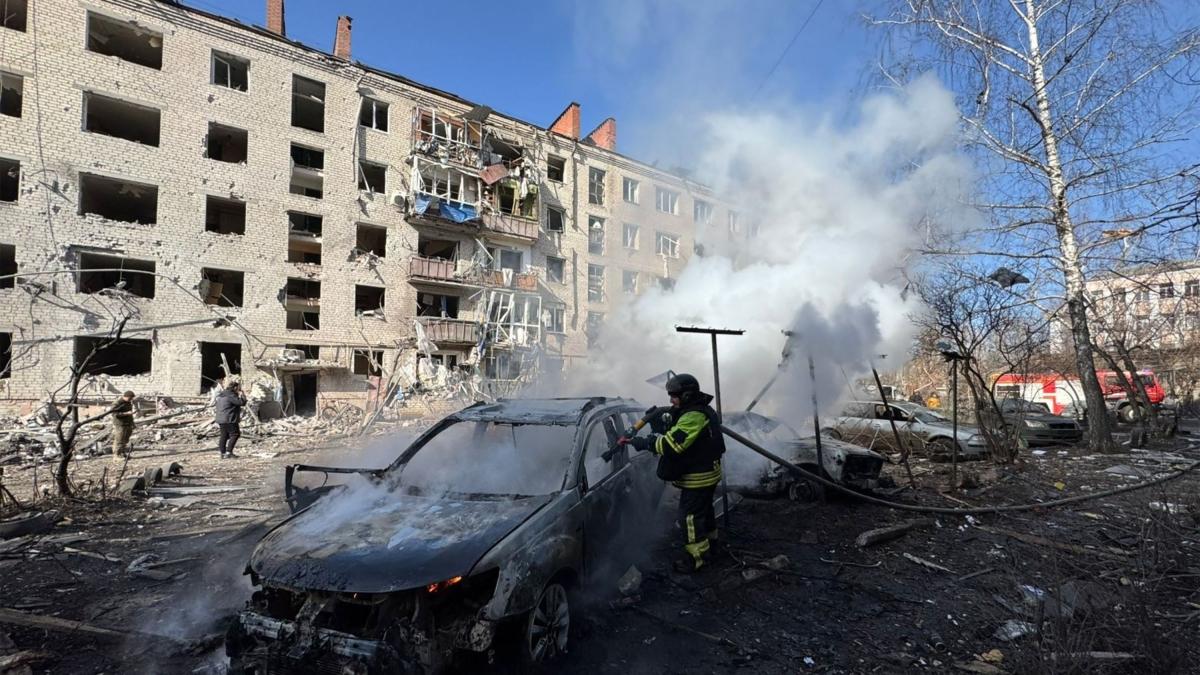 Ucraina - Russia, le notizie sulla guerra in diretta | Zelensky: «Colpito un importante impianto missilistico russo a Bryansk». Trump e Putin, telefonata sul conflitto