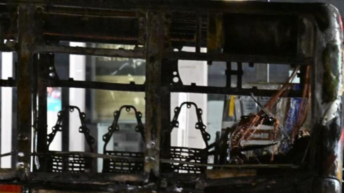 Svizzera, autobus a fuoco: 6 morti e 5 feriti. «Un passeggero si è dato fuoco». La tragedia a Kerzers