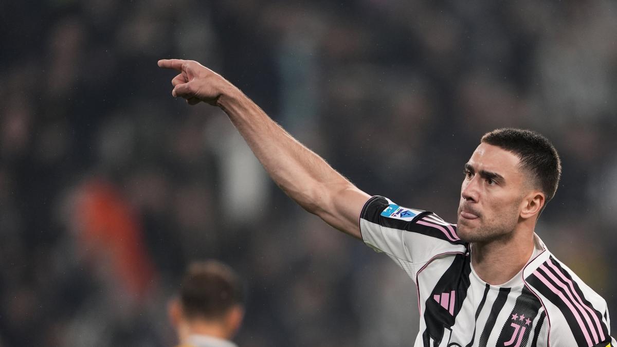 Vlahovic-Juve, rinnovo verso il sì: pronti 7 milioni a stagione