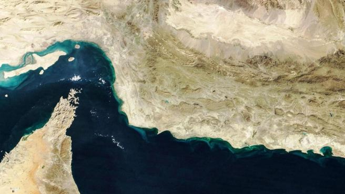Elio, l’altro stop con il blocco di Hormuz: fermo il 30% degli scambi, così rincarano chip e sanità