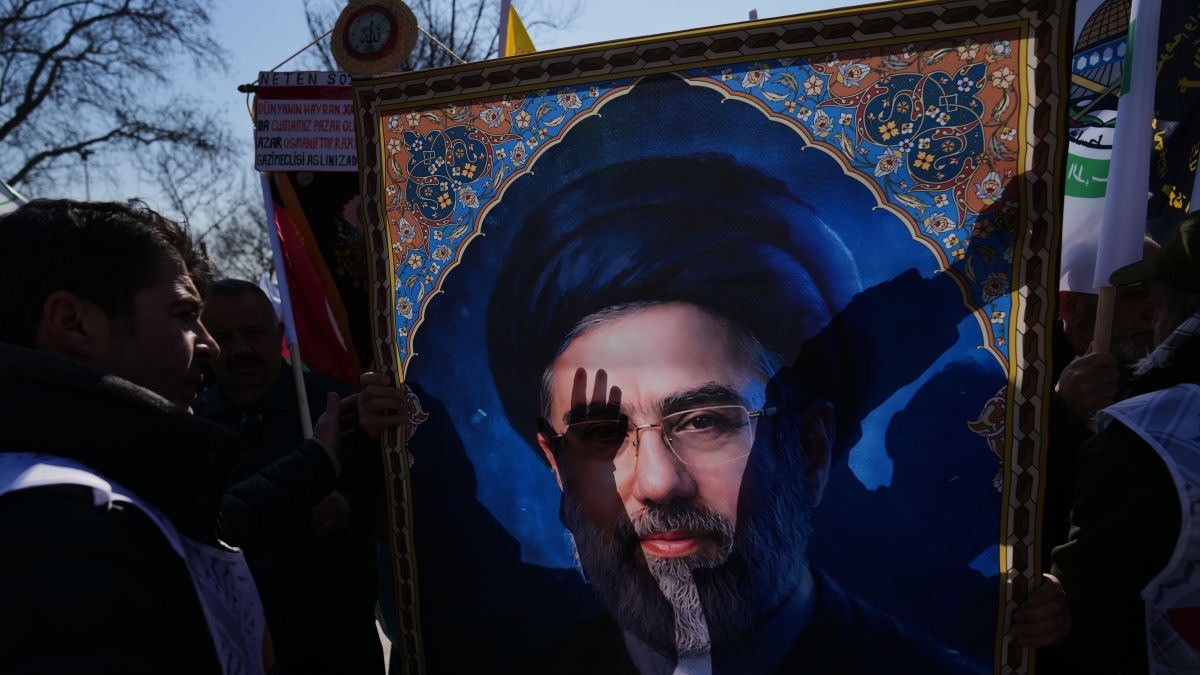 Hezbollah, Houthi, milizie irachene: così l'Iran ha costruito il cerchio di fuoco sciita che infiamma il Medio Oriente